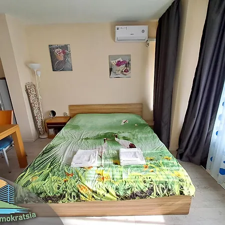 Apartman Demokratsia Burgasz